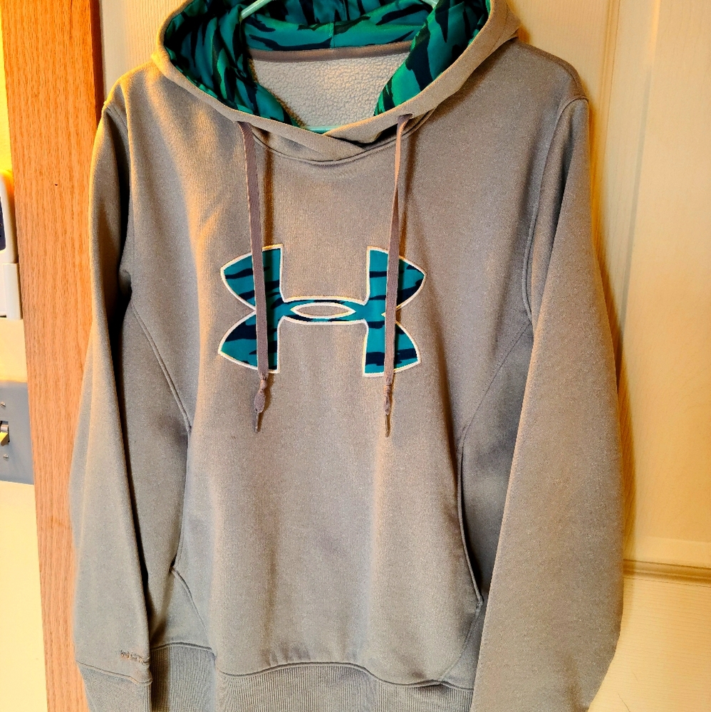 Under Armor Sweatshirt